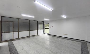 oficina en arriendo en patio centro. Cod A32129