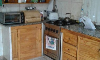 CASA MULTIFAMILIAR DE 4 DORMITORIOS,ENTRADA DE AUTOS