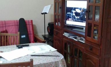 CASA MULTIFAMILIAR DE 4 DORMITORIOS,ENTRADA DE AUTOS