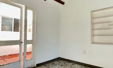 casa en venta en la riviera. Cod V4881