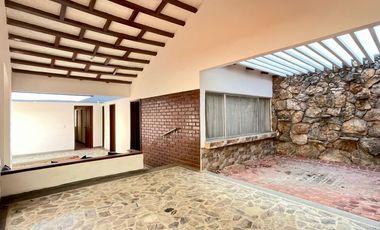 casa en venta en la riviera. Cod V4881