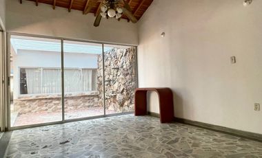 casa en venta en la riviera. Cod V4881