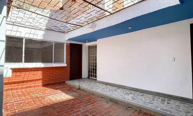casa en venta en la riviera. Cod V4881
