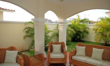 Se Vende Casa en Costa Sur, Ph Villa Valencia