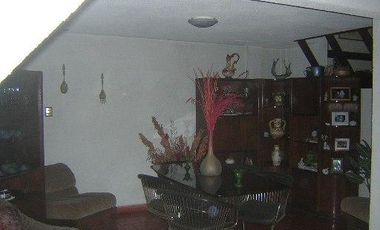 Vende:Chalet