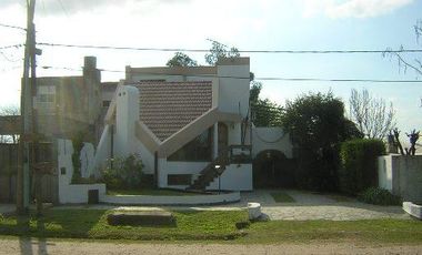 Vende:Chalet