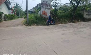 Tanah Hook Pinggir Jalan Raya Di Curug Serang