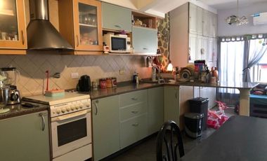 Casa para 2 Familias en venta en Villa Luzuriaga