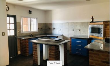 Casa para 2 Familias en venta en Villa Luzuriaga