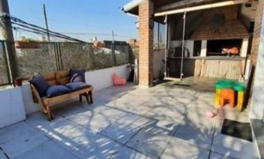 Casa para 2 Familias en venta en Villa Luzuriaga