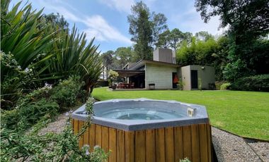 CASA AMUEBLADA EN VENTA, AVNDARO.