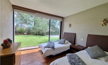 CASA AMUEBLADA EN VENTA, AVNDARO.