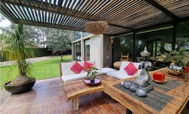 CASA AMUEBLADA EN VENTA, AVNDARO.