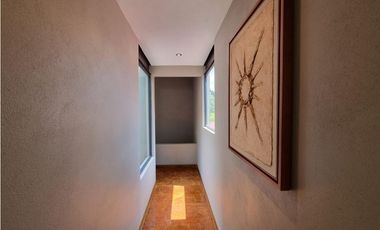 CASA AMUEBLADA EN VENTA, AVNDARO.
