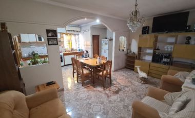 Casa para 2 Familias en venta en Monte Chingolo