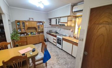 Casa para 2 Familias en venta en Monte Chingolo