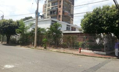 casa en venta en barrio blanco. Cod V15897