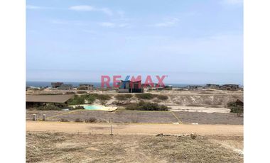 🌴🏖️ ¡Oportunidad única para construir la casa de playa de tus sueños! 🏖️🌴

📍 Ubicación privilegiada:
1era Etapa,  Condominio Las Lomas de Vichayito