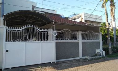 Rumah Mulyosari Row jalan 3 mobil Hadap Utara Sangat strategis, Siap Huni
