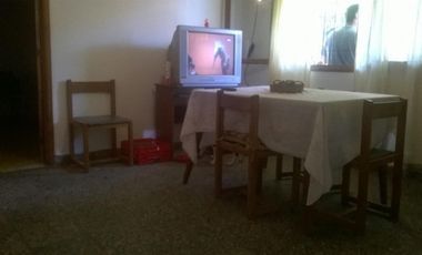 VENTA DE CASA MAS DEPARTAMENTO SOBRE AMPLIO LOTE Y MUY BIEN UBICADO