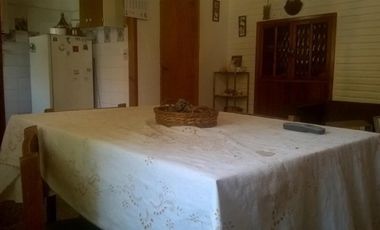 VENTA DE CASA MAS DEPARTAMENTO SOBRE AMPLIO LOTE Y MUY BIEN UBICADO
