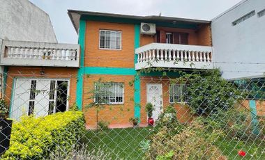 Casa en venta - 4 Dormitorios 2 Baños - Cochera - 437.33Mts2 - José C. Paz
