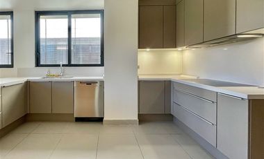 Departamento en arriendo de 4 dorm. en Lo Barnechea