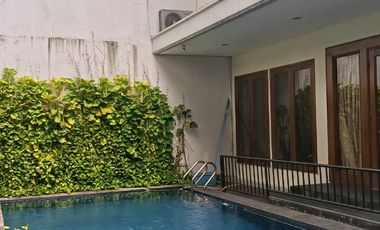 Disewa Rumah 2 lantai di metro alam