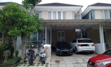 Rumah mewah elegan di Golf Avenue Citraland Surabaya