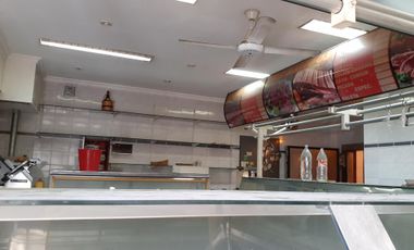 LOCAL DE 10 X 10, SUBDIVIDIDO, CALLE M. LAINEZ HAEDO.