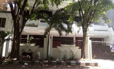 Di SEWAKan rumah MEWAH Premium di Surabaya