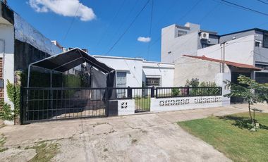 Casa de 3 ambientes en Quilmes Oeste