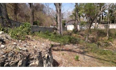 SE VENDE TERRENO EN CONTADORA-2390DM