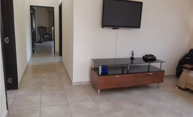 SEA Confiable Vende Casa de esquina con Piscina en Clayton Village