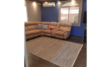 SEA Confiable Vende Casa de esquina con Piscina en Clayton Village