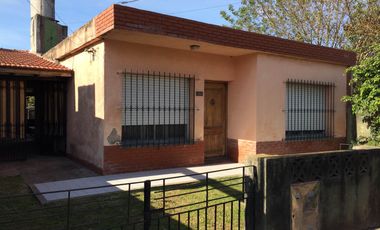 Casa de estilo americana ubicada a 150 m. de la Avenida Monteverde.