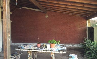 Casa de estilo americana ubicada a 150 m. de la Avenida Monteverde.