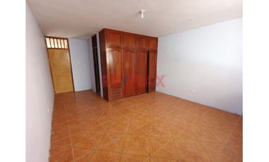 🔰Amplia Casa En Venta 📌Urb. Bello Horizonte 📐228 M² De Terreno 🧱340 M² De Area Contruida ⚠️Zona No Inundable