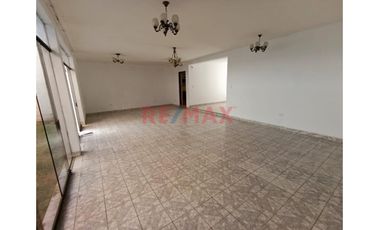 🔰Amplia Casa En Venta 📌Urb. Bello Horizonte 📐228 M² De Terreno 🧱340 M² De Area Contruida ⚠️Zona No Inundable