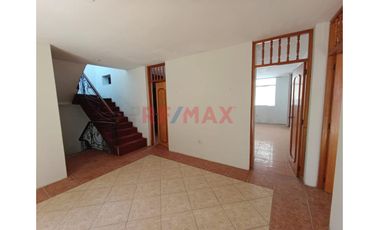 🔰Amplia Casa En Venta 📌Urb. Bello Horizonte 📐228 M² De Terreno 🧱340 M² De Area Contruida ⚠️Zona No Inundable