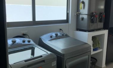 VENTA CASA LOMA DE VALLESCONDIDO AMUEBLADA