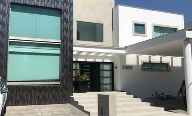 VENTA CASA LOMA DE VALLESCONDIDO AMUEBLADA