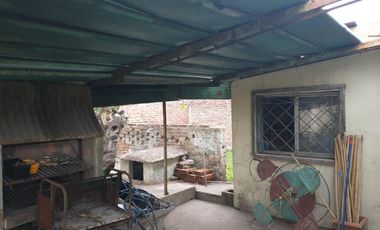 Casa para 2 Familias en venta en Villa Dominico