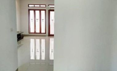 Di Sewakan Rumah Siap Huni Full Furnished 6 Kamar di Setra Duta Bandung