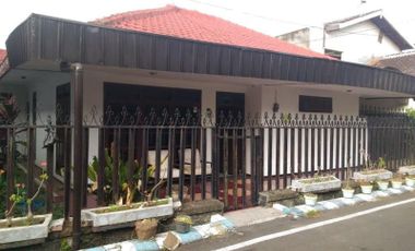 Rumah Pinggir Jalan Belakang Hotel Savana Kota Malang
