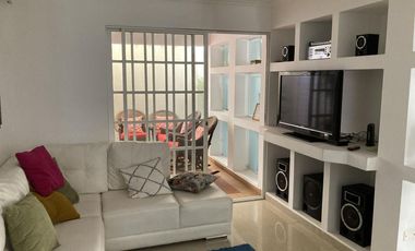 casa en arriendo/venta en la cumbre. Cod V10118