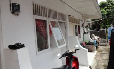 Rumah kontrakan di Kampung Utan dekat Stasiun Pondok Ranji