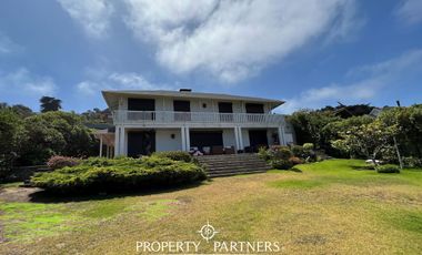 Casa  con espectacular vista al mar