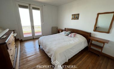 Casa  con espectacular vista al mar