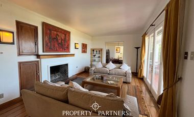 Casa  con espectacular vista al mar